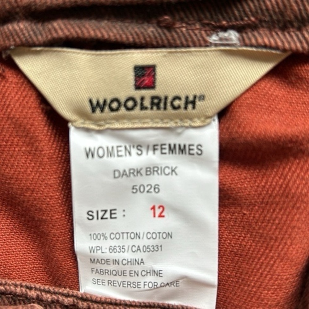 Discover timeless elegance with this Woolrich skirt in size 12 - Picture 4 of 4